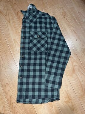 Plaid Button-Up Shirt in Green and Black